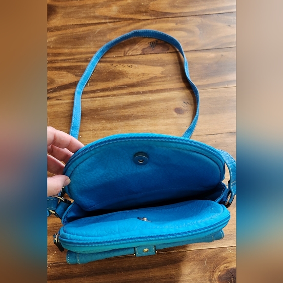 Rosetti blue faux leather cross body shoulder purse with multiple pockets - Picture 13 of 13